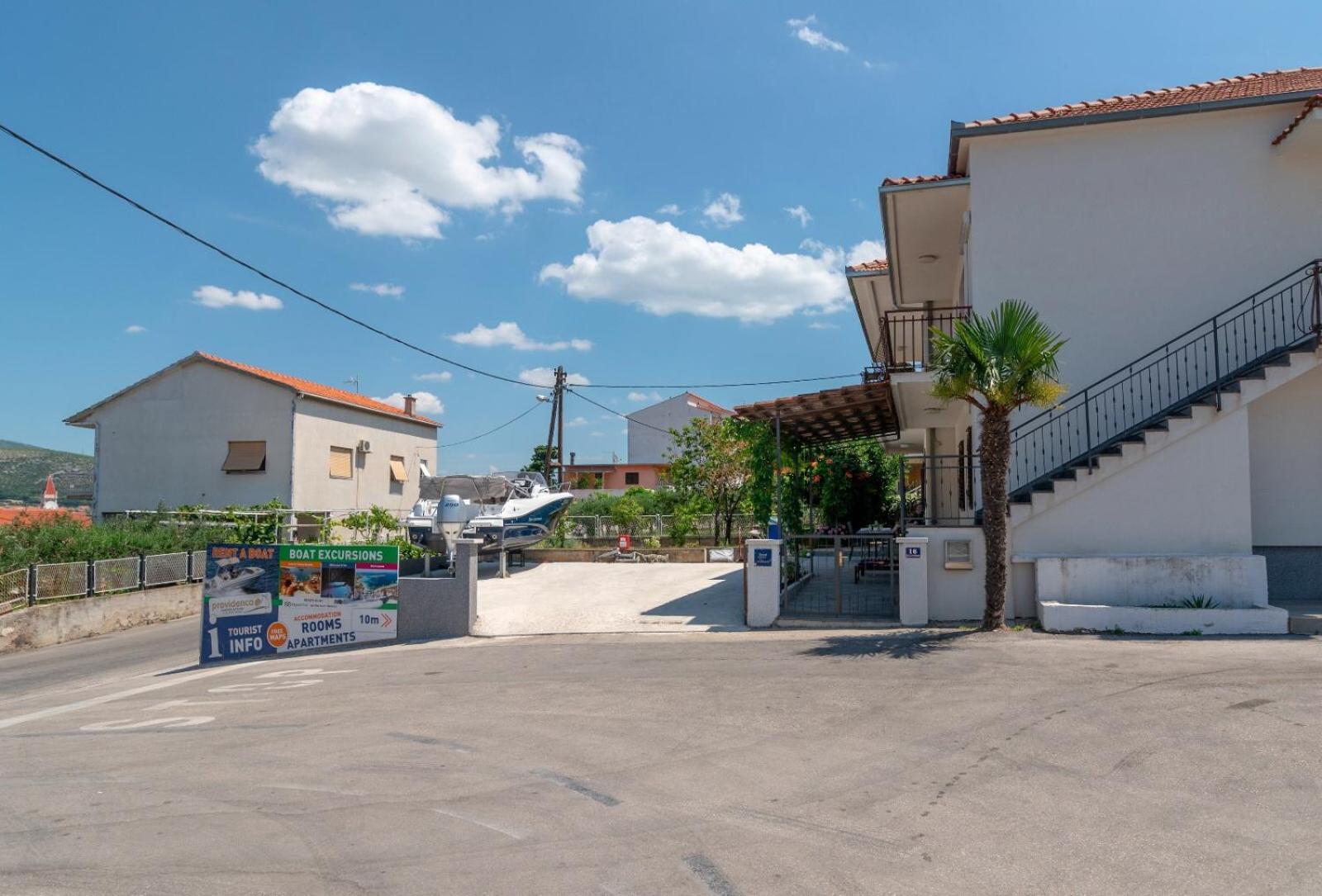 Apartman Karmen Trogir Eksteriør bilde