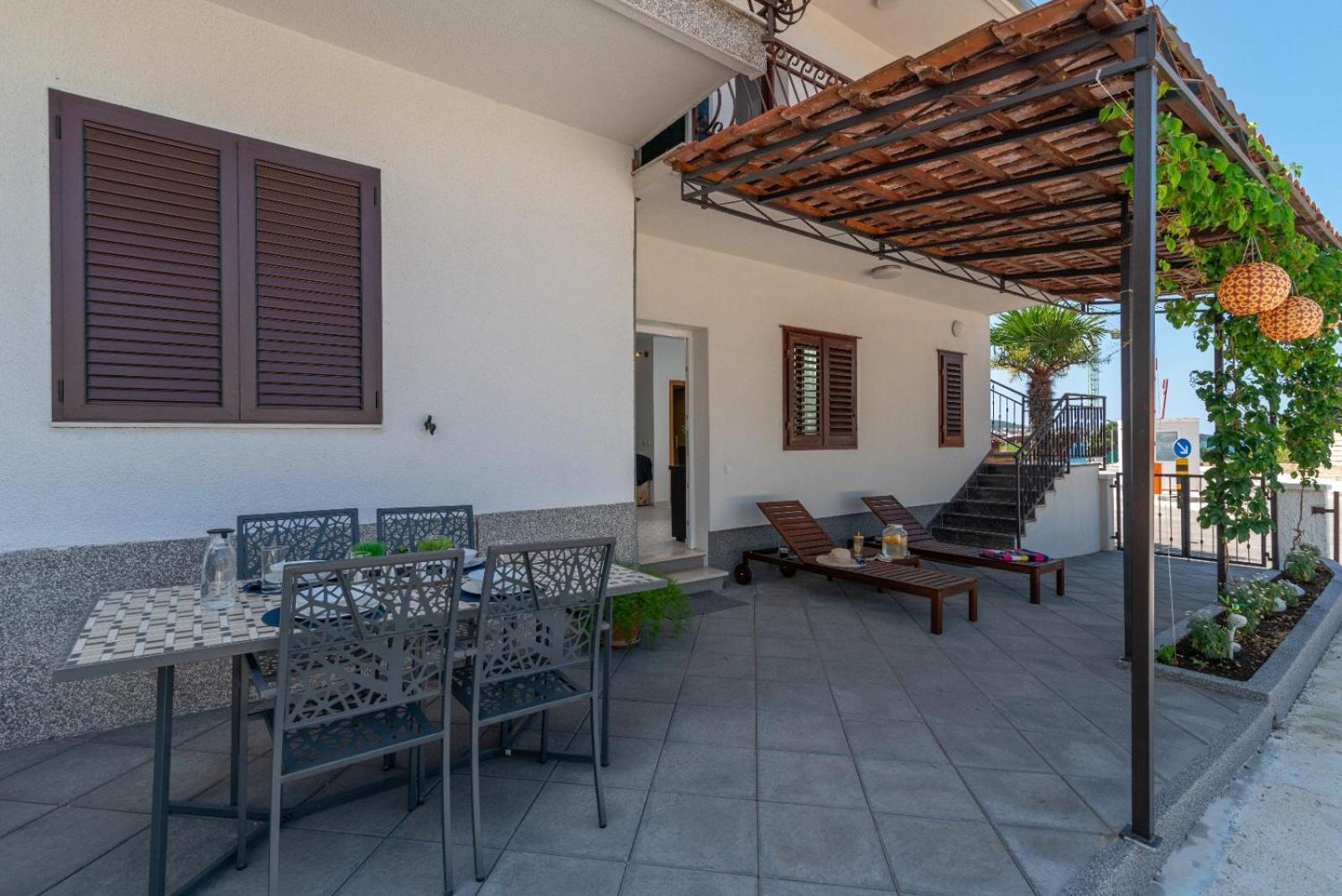 Apartman Karmen Trogir Eksteriør bilde